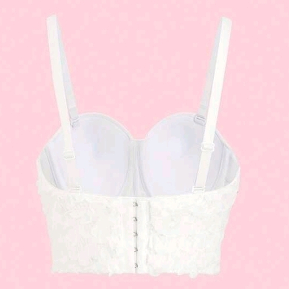 Cute Butterfly Lace Ditsy Floral Camisole With Padding, Backless Crop Top - Picture 4 of 7